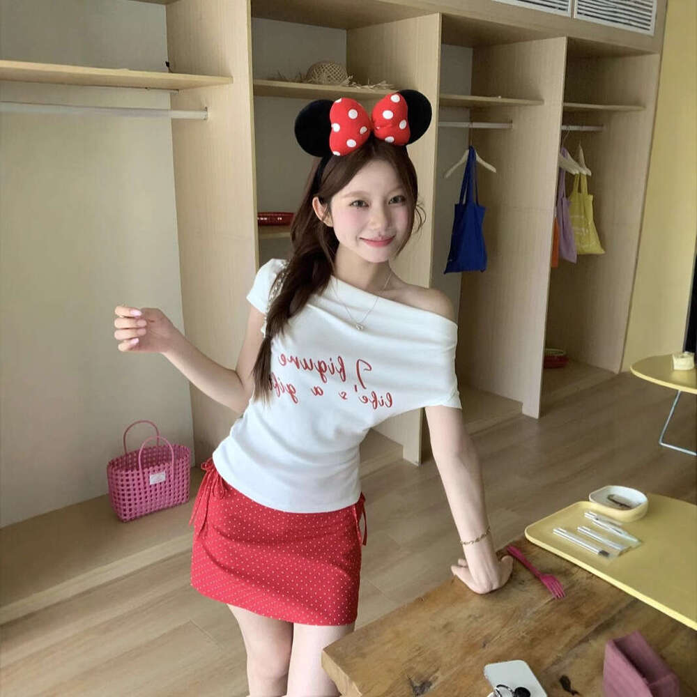 Sweet Spicy Girl Letter Print Sleeve T-Shirt Women's Fashion Summer New Design Slim Fit Short Off-Shoulder Top B5