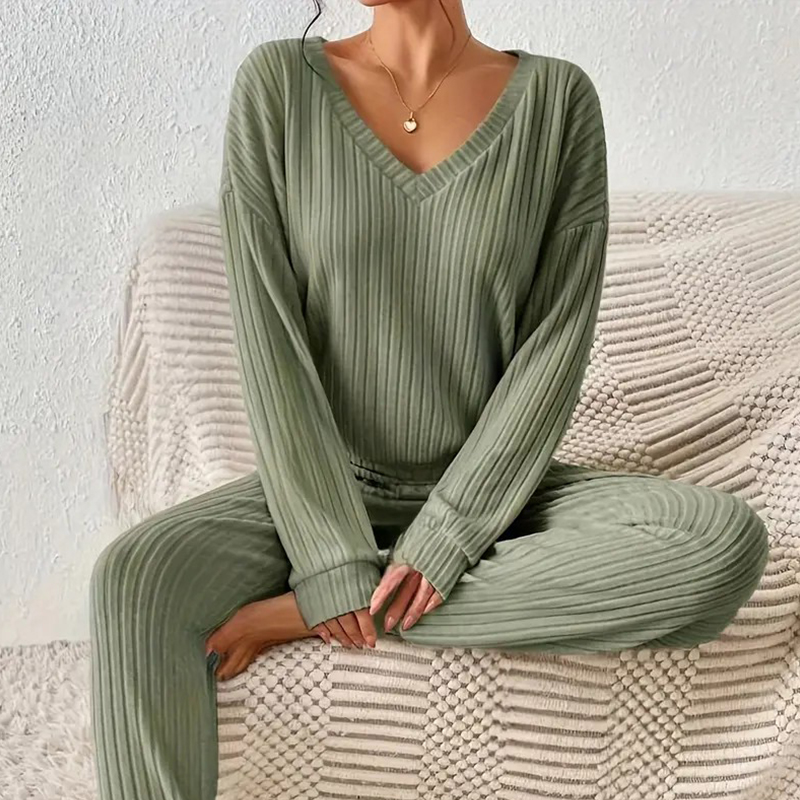 Women's Two Piece Pants Chic & Comfortable Ladies' Matching Top-and-Bottoms Outfit for Everyday Wear
