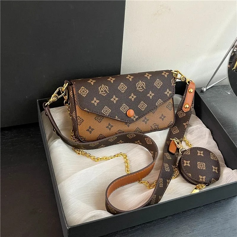 Designer Single shoulder Fashionable Classic Handbags Crossbody Leather and Mini Fashion Letter Bags Plain tote bags lucky 092