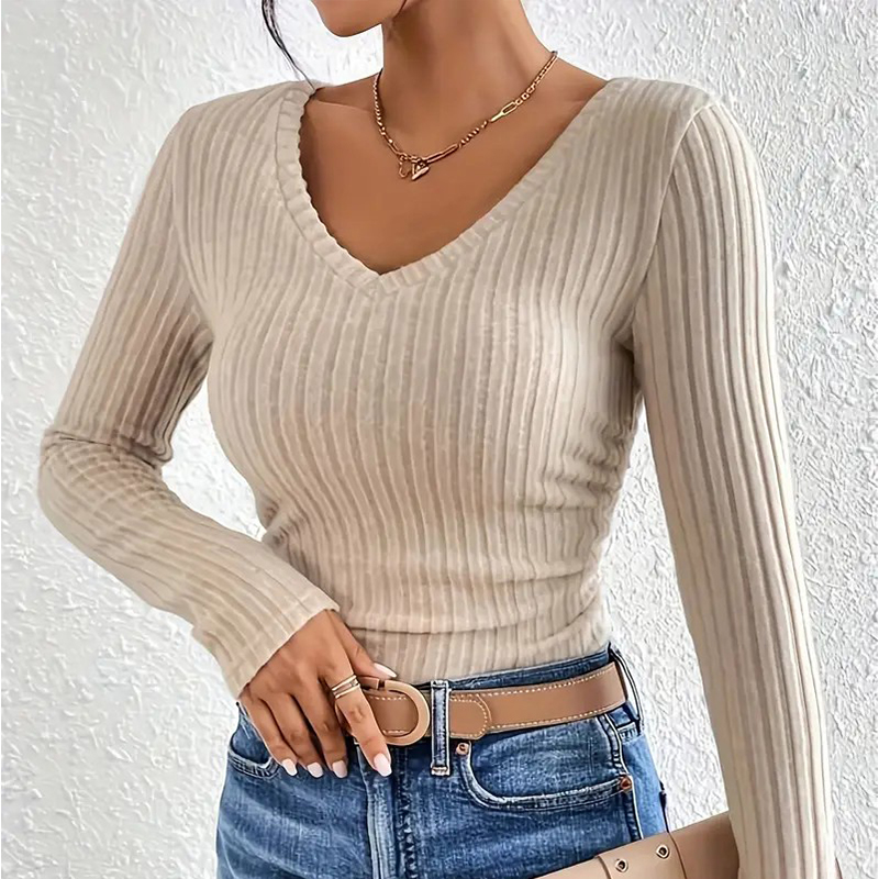 Women's Knits & Tees Chic Womens V-neck Cotton Blend Tee - Comfortable Casual Wear