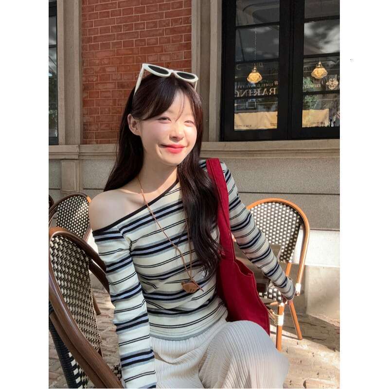 Color Block Striped Long Sleeve T-Shirt For Women Autumn New Stylish Versatile Asymmetric Shoulder Slim Fit Student Top Trendy B5