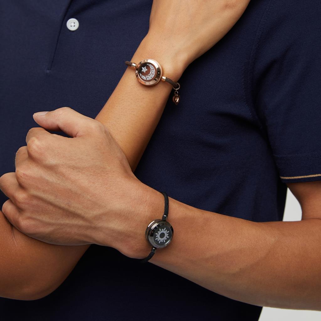 Distance touch Light up&Vibrate Bracelets for Couples, Long Distance Relationship Gifts Smart Sun&Moon Love Bracelet
