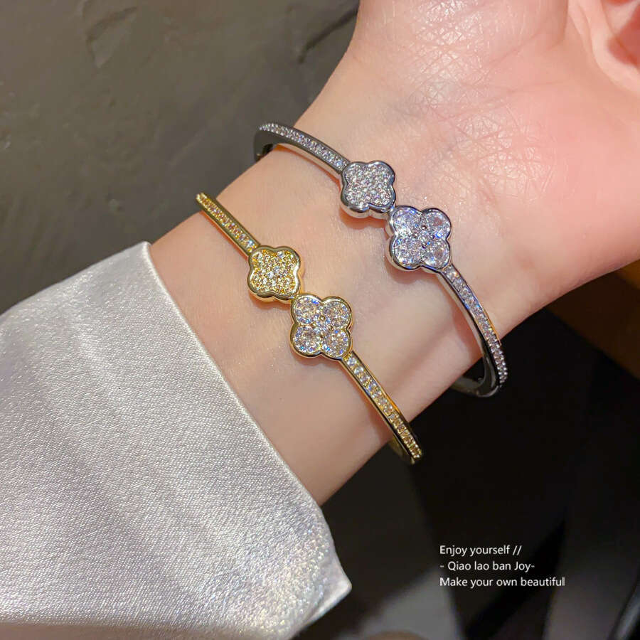 New Luxury Jewelry Designer Bracelet for women 4 leaf clover bracelet 18K Real Gold Electroplated Zircon Flower Bracelet ins Retro Fashion Premium Dai