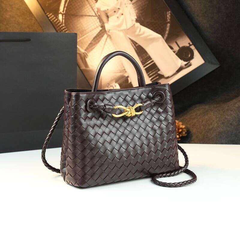 Woven Handbag 2025 New Fashion Genuine Leather Women's Trendy Lock Large Capacity Crossbody Bag Elegant Tote