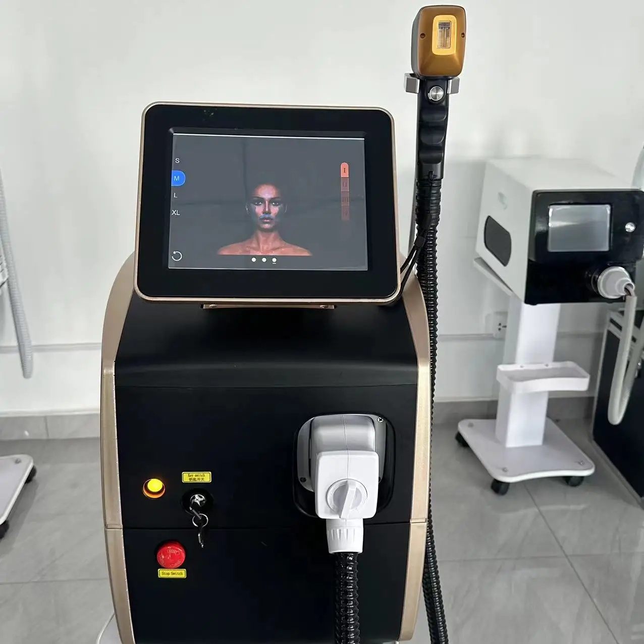 808nm Diode Laser Freezing Point Painless And Permanent Hair Removal With Three Wavelength 755nm 808nm 1064nm Equipment