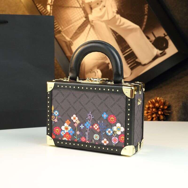 2025 New Elegant Exquisite Printed Box Fashionable Versatile Handbag Doctor Crossbody Bag for Women