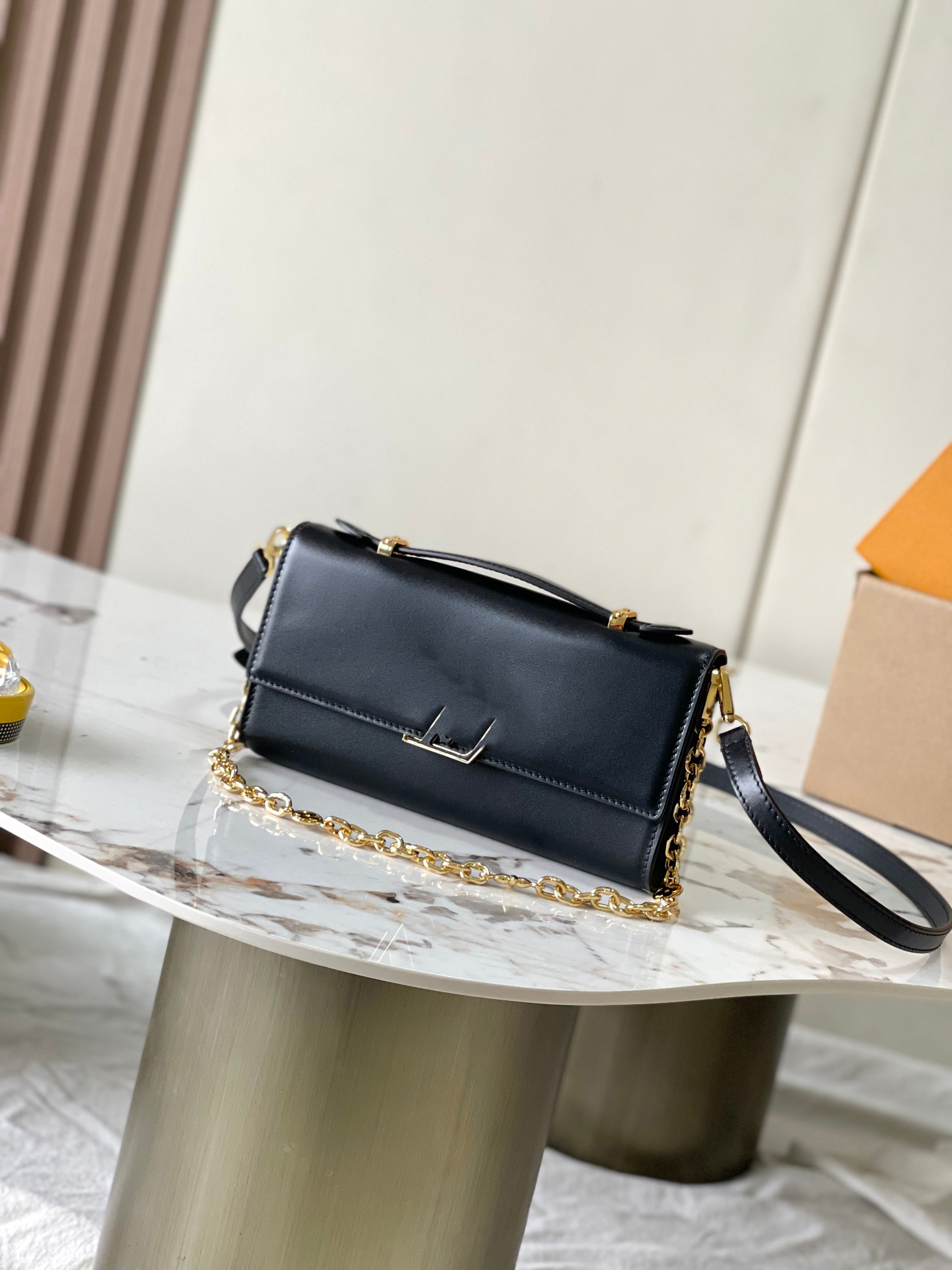 Fashion Upgraded magnetic hardware womens chain wallets Top Quality Sheepskin Designer bag Coin Purse Card Holder With box Wallet On Chain Capucines