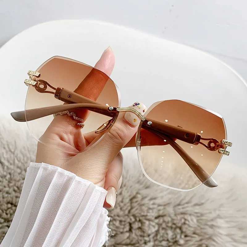 New Borderss Metal Sunes Wens Stylish Gradient Sun es Wen Luxury Brand Designers Eyewear UV400 Sunglasses W250709