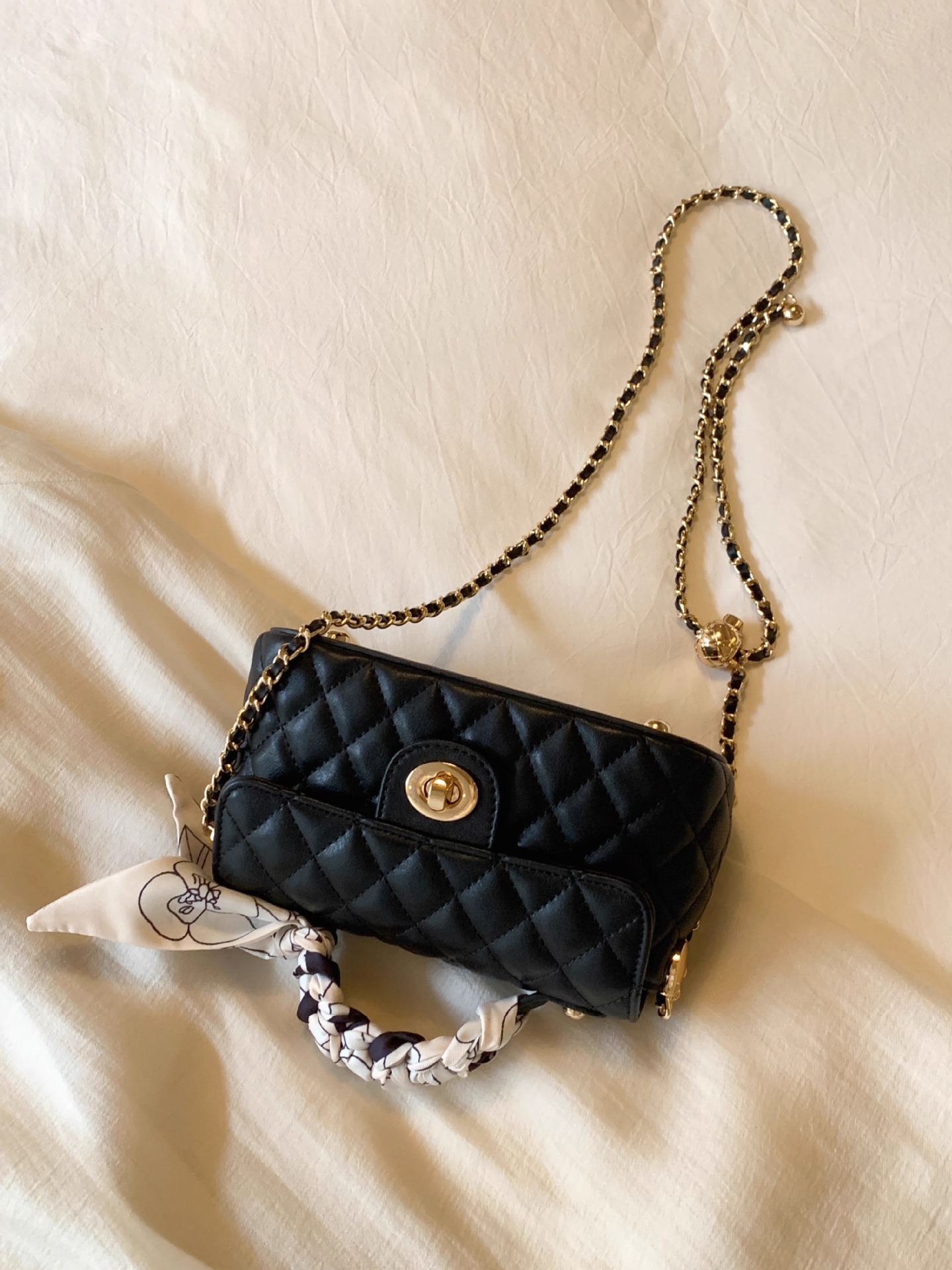 Designer free shipping 2025 new fashionable high-end texture armpit single shoulder crossbody bag for women
