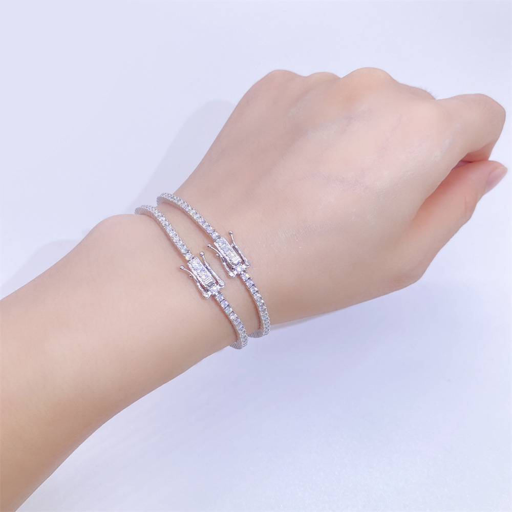 Customized 18K White Gold Lab Dianmond Four-leaf clover Bracelet
