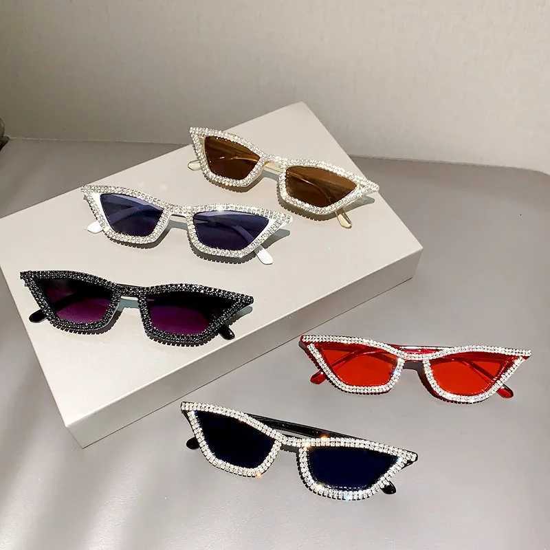 KLASSNUM Luxury Cat Eye Sunglasses Women Men Fashion Diamond Triangle Brand Designer Glitter Sunglasses UV400 W250709