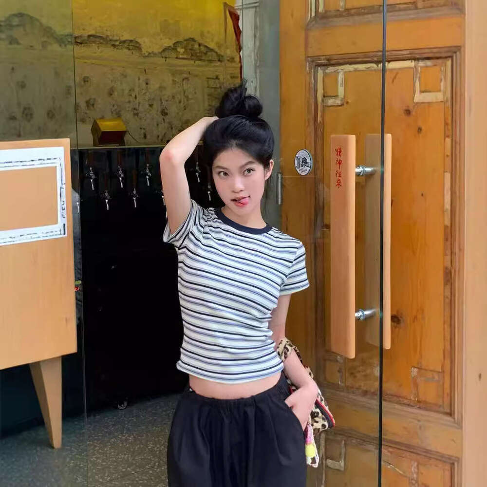 American Style Striped Regular Shoulder Sleeve T-Shirt For Women Summer New Slim Fit Short Base Shirt Top B5