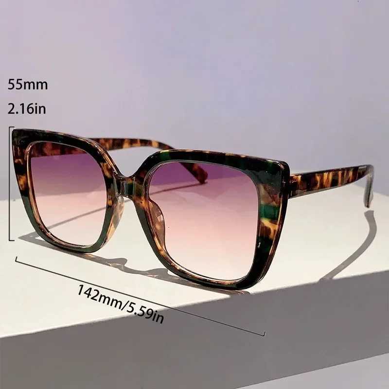 2025 New Fashion Square Sunes Wen Men Ins Popar Oversi Gradient Sun es for Ladies Party Beach Eyees UV400 W250709