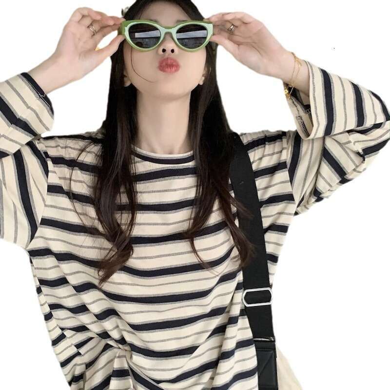 Round Neck Striped Long Sleeve T-Shirt For Women Autumn New Design Loose Slimming Casual Student Split Top B5