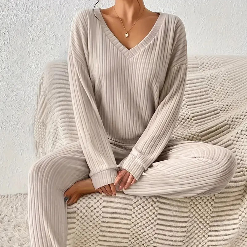 Women's Two Piece Pants Chic & Comfortable Ladies' Matching Top-and-Bottoms Outfit for Everyday Wear