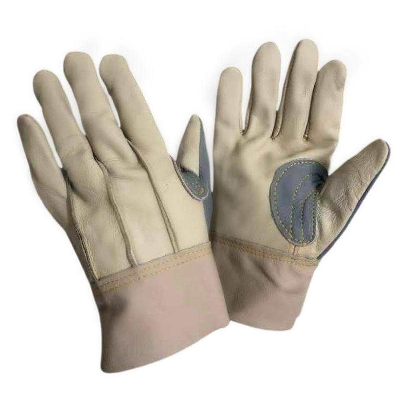 Thickened wear-resistant and scalding-proof gloves are specially used for high-temperature and labor protection gloves of cattle scalp welders.