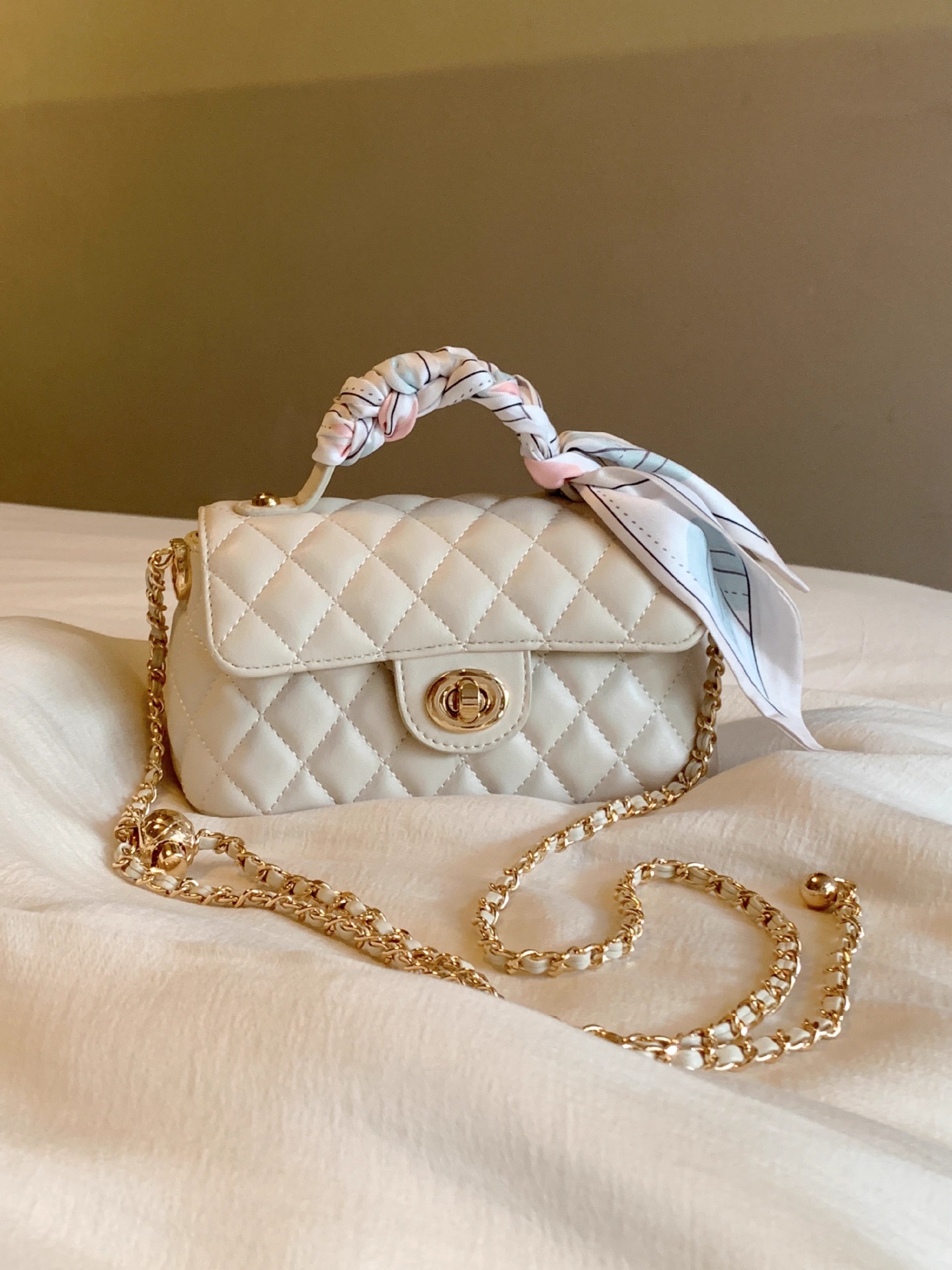 Designer free shipping 2025 new fashionable high-end texture armpit single shoulder crossbody bag for women