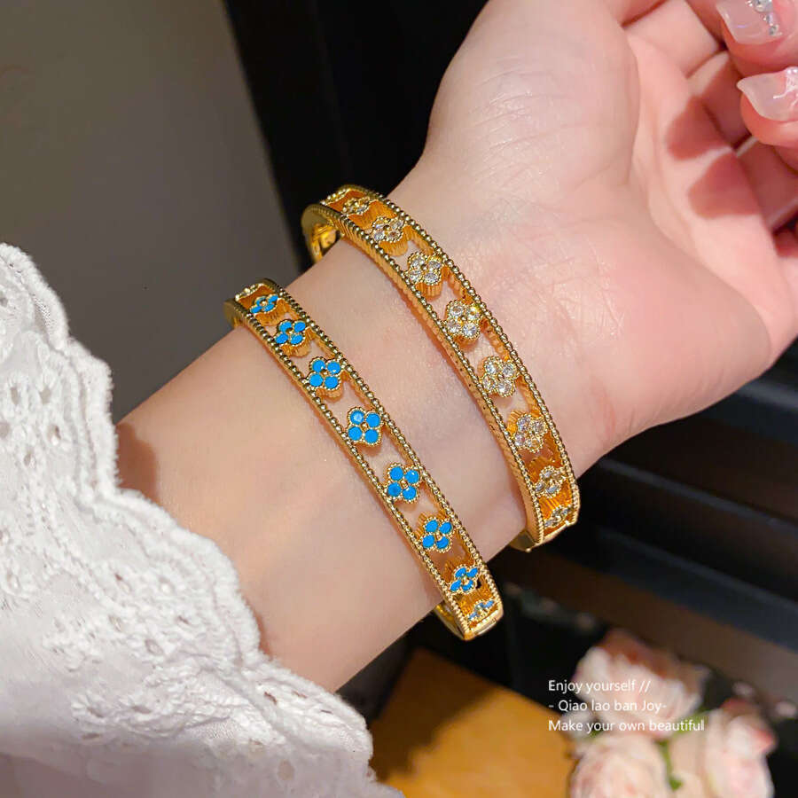 Real Gold Plated Flower Hollow Ring Palace Style Bracelet Light Niche High-end Jewelry