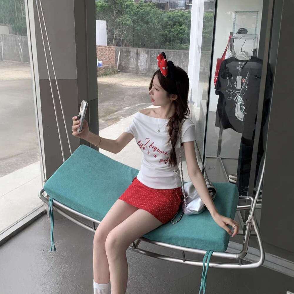 Sweet Spicy Girl Letter Print Sleeve T-Shirt Women's Fashion Summer New Design Slim Fit Short Off-Shoulder Top B5