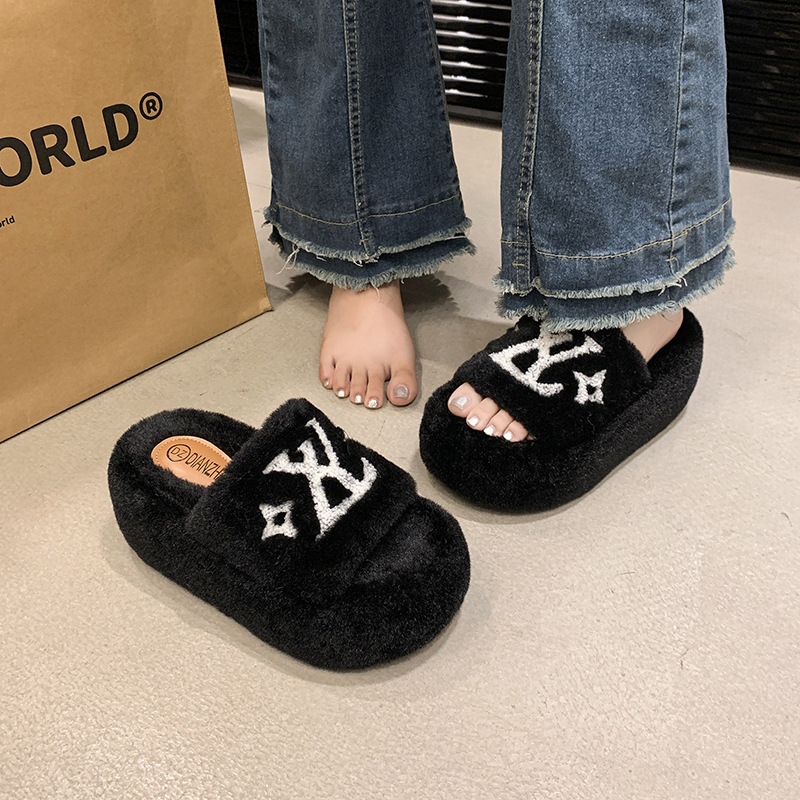 hot free shipping designer Sandals for woman winter warm outdoor indoor vintage breathable and fashionable sliders black white