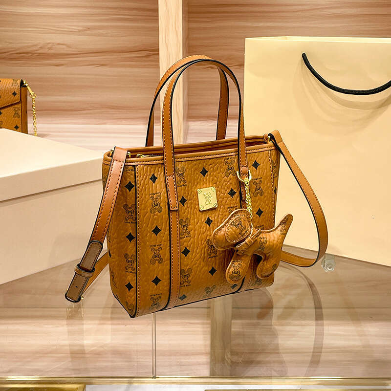 2025 New Women's Tote with Printed Fashion Texture, High-end Feel, Suitable for Middle-aged Women, Handheld, Shoulder, and Crossbody Small Bag Tr