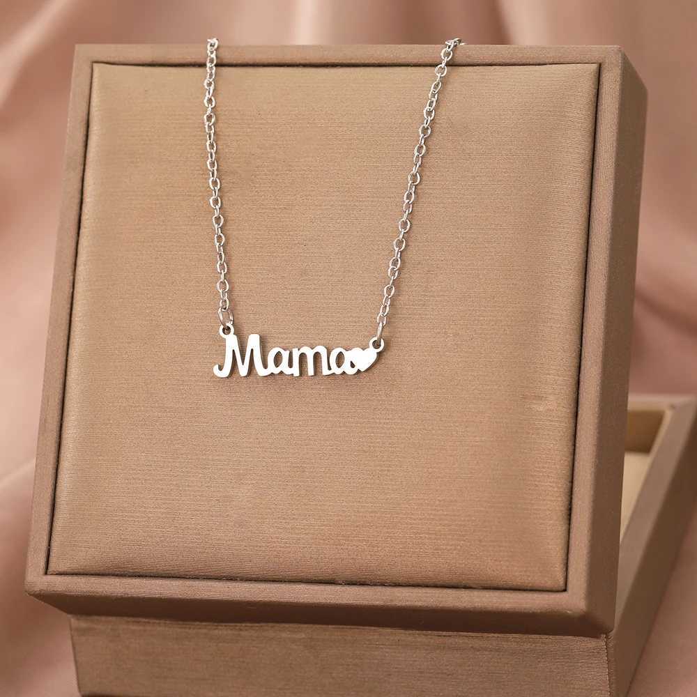 Stainless Steel Necklaces Mama Love Heart Letter Pendant Fashion Necklace Chain Mothers Day Necklace For Women Jewelry Mama Gifts XJ250709
