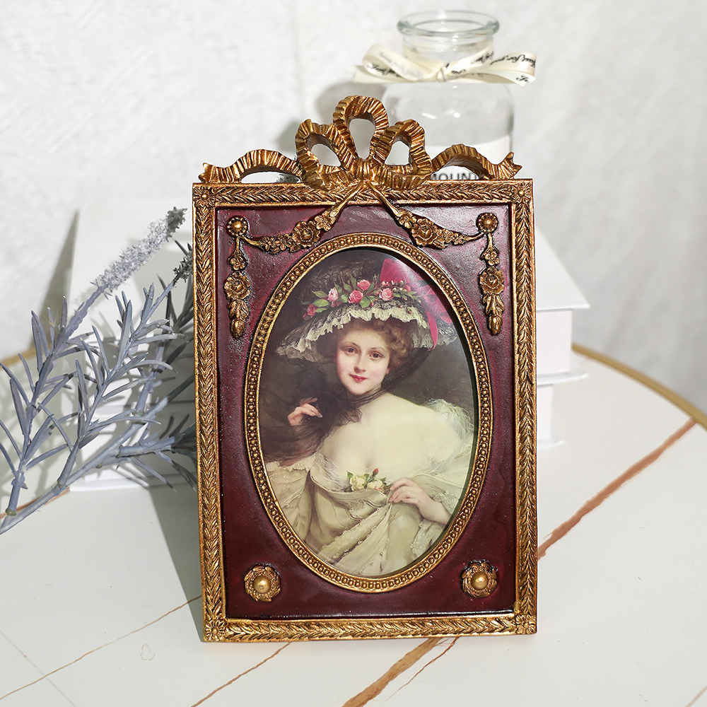 Golden carved decorative desktop ornaments wall-mounted combination of resin light luxury lace picture frame H260306
