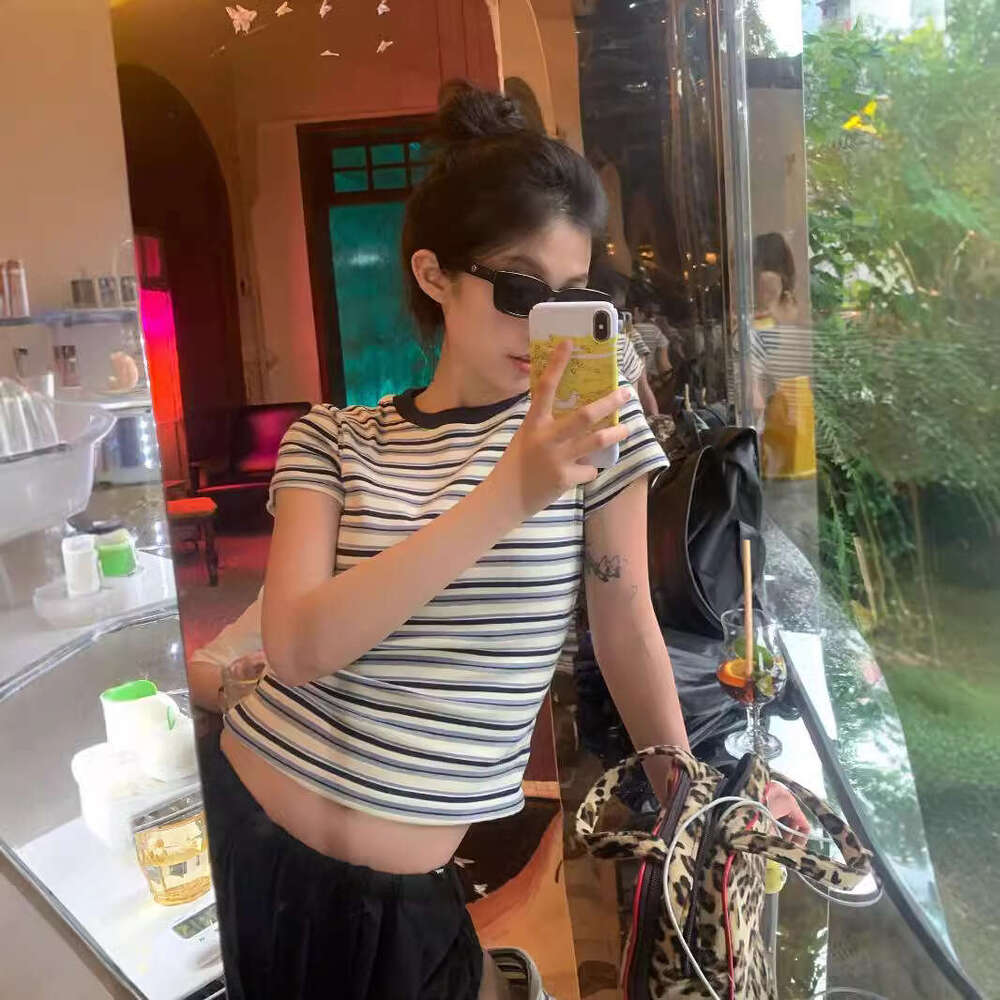 American Style Striped Regular Shoulder Sleeve T-Shirt For Women Summer New Slim Fit Short Base Shirt Top B5