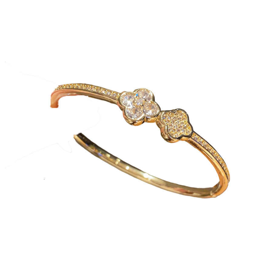 New Luxury Jewelry Designer Bracelet for women 4 leaf clover bracelet 18K Real Gold Electroplated Zircon Flower Bracelet ins Retro Fashion Premium Dai