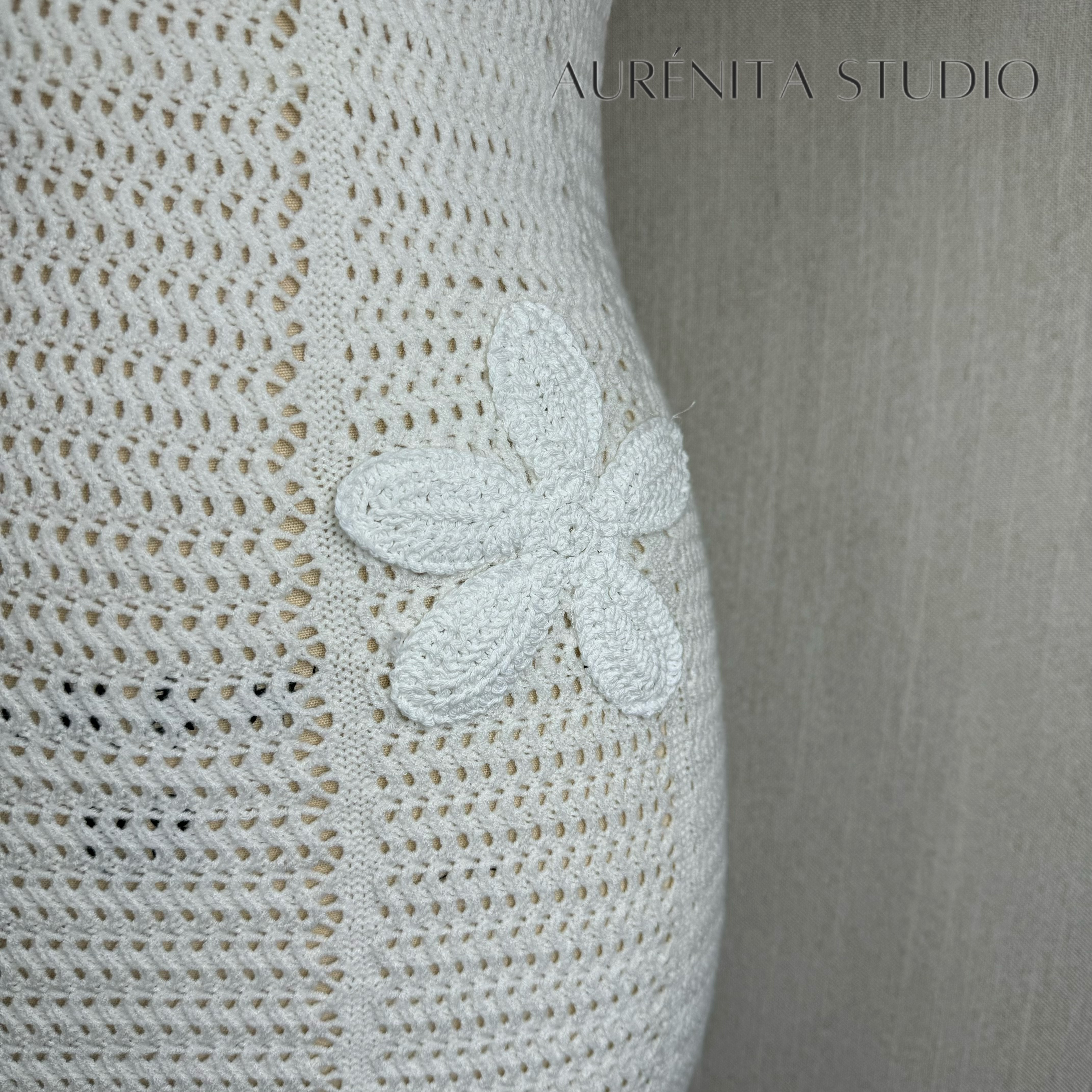 Kendall Kardashian Women White Dress Knitted Floral Crochet Midi Dress 2025s Sleeveless Slim Beach Vacation Fashion Hollow Out Outfits For Woman