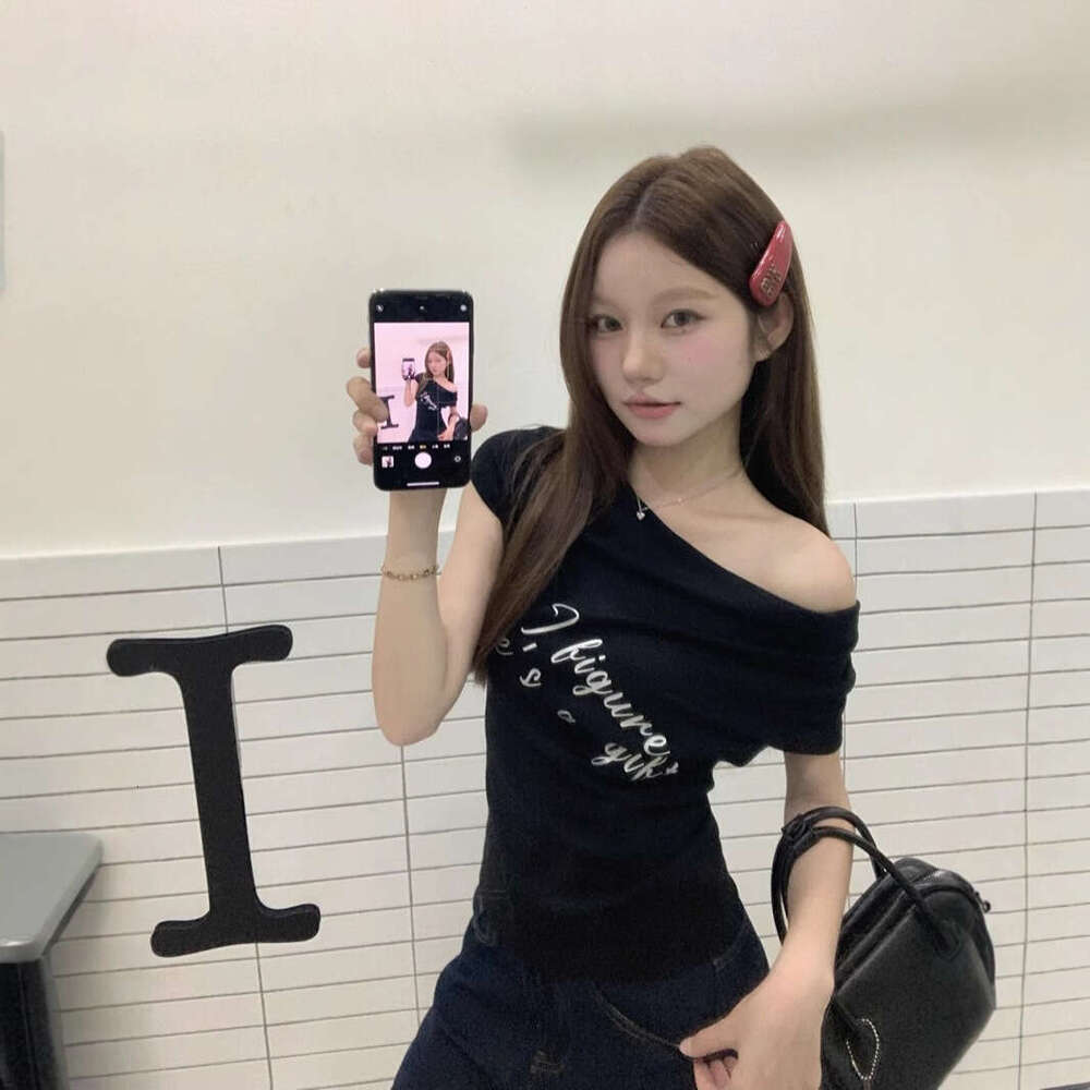 Sweet Spicy Girl Letter Print Sleeve T-Shirt Women's Fashion Summer New Design Slim Fit Short Off-Shoulder Top B5