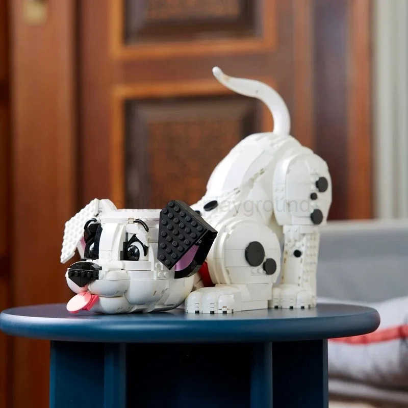 Disney 1722pcs MINISO Disney Popular Movie Game 101 Dalmatians Puppy 43269 Building Block Puzzle Model For Kids Holiday Birthday Gifts W250710