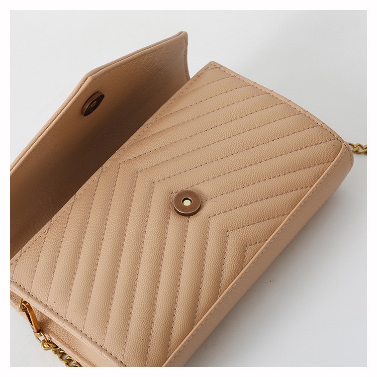 Designer bag Shoulder Bag Luxury Bag Crossbody Purse Designer 2025 New Trendy Chain Shoulder Bag Fashion Versatile Crossbody Small Square Bag Red Khak