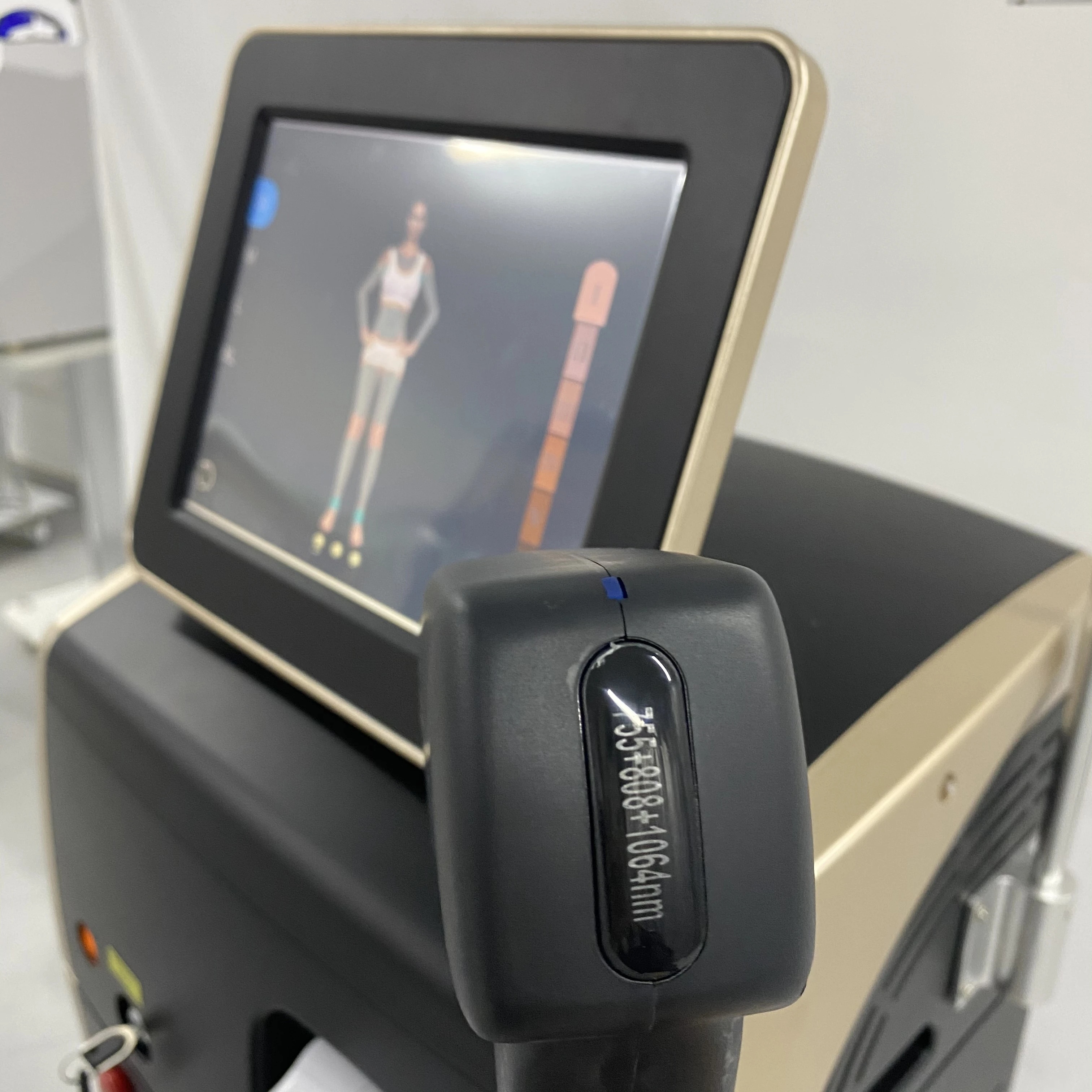 808nm Diode Laser Freezing Point Painless And Permanent Hair Removal With Three Wavelength 755nm 808nm 1064nm Equipment