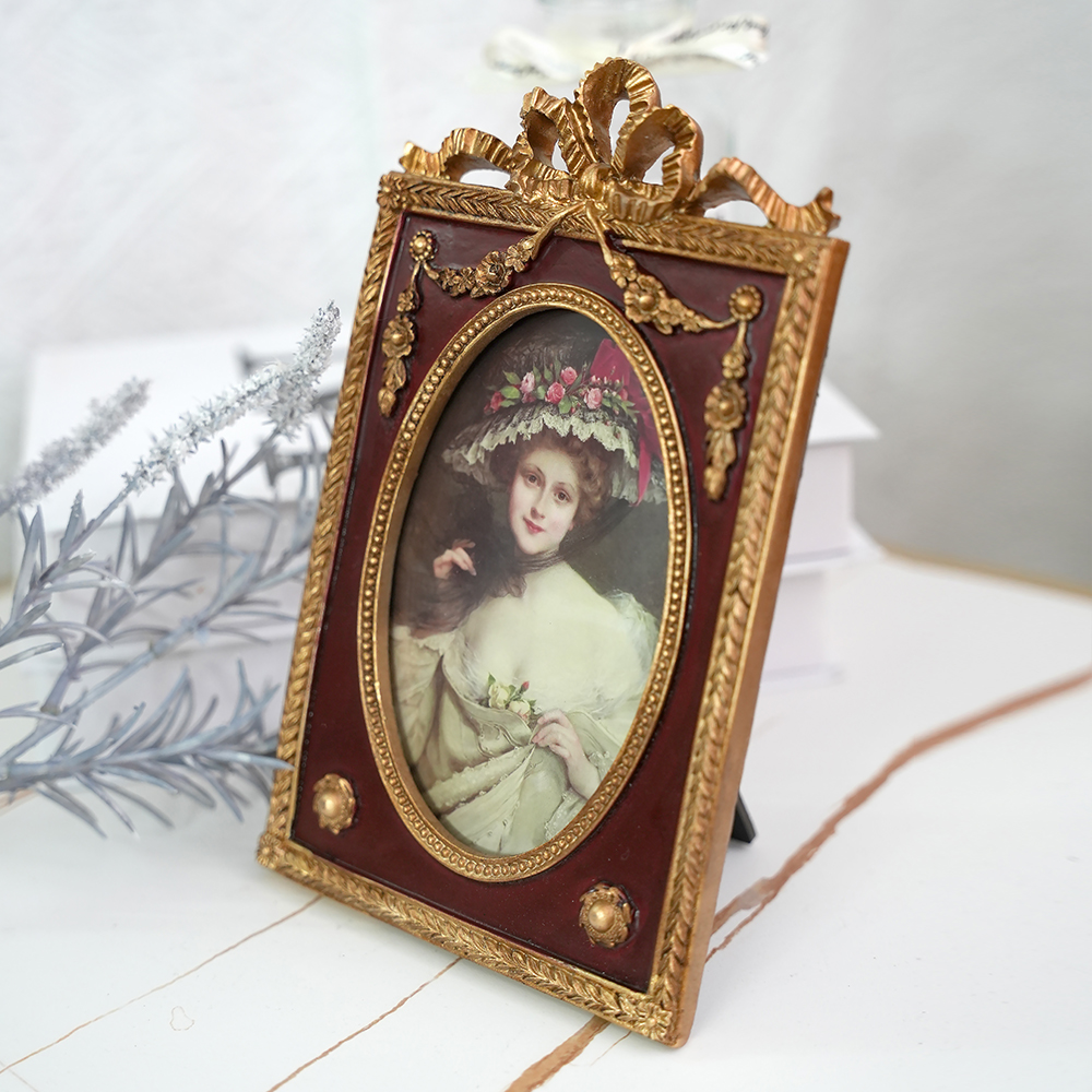 Golden carved decorative desktop ornaments wall-mounted combination of resin light luxury lace picture frame H260306