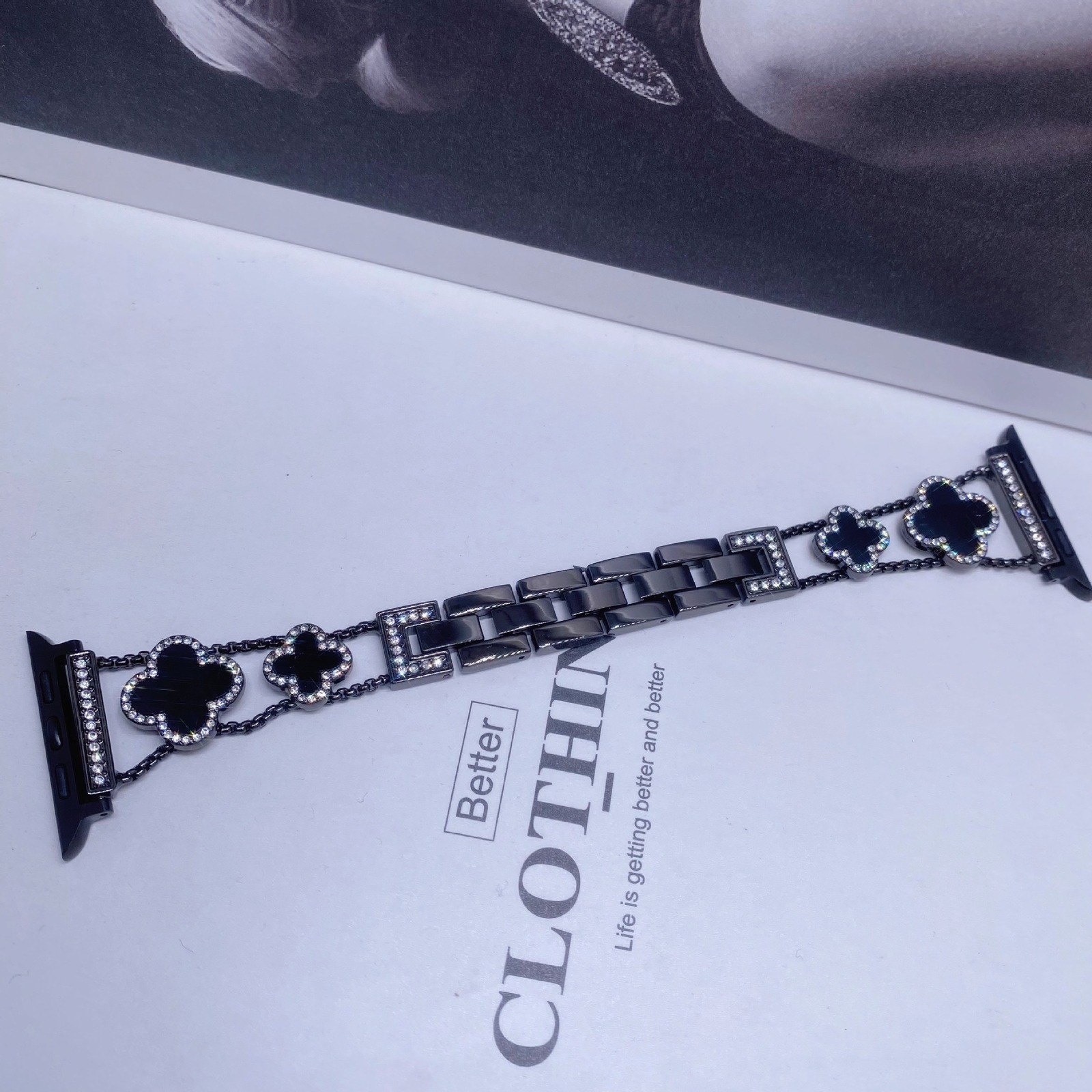 Compatible with Apple Watch SE Series 110 Fashion DiamondEncrusted FourLeaf Clover Metal Band 250710
