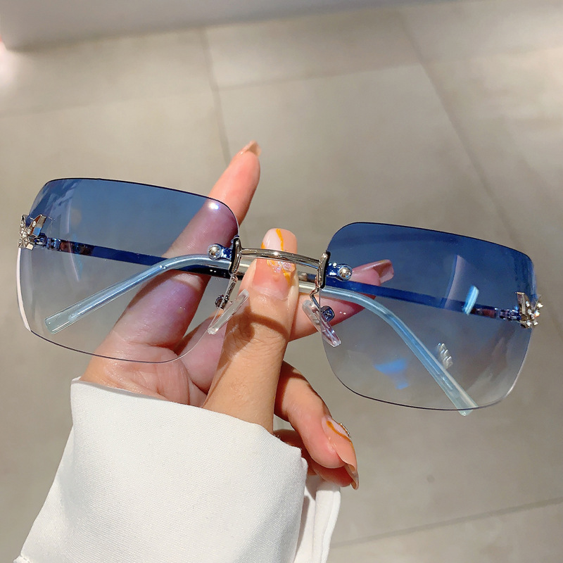 Y2K Trendy and Fashionable Rimless Square Sunglasses Women For Female Trendy Sun Glasses Diamond Butterfly Pink Punk Shades UV400