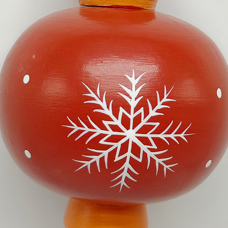 Eco-Friendly Pine Snowflake Ornaments - Traditional Christmas Hangings Made of Sustainable Materials & Hemp Cordage