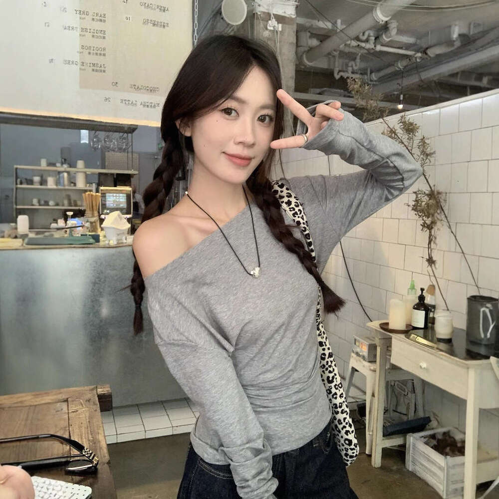 Design Sense Sweet Spicy Girl Off-Shoulder Long Sleeve T-Shirt Women's Fashion Early Autumn Slim Fit Slimming Base Layer Inner Wear Student Top B