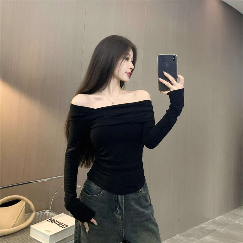 Pure Desire Sexy Hot Girl Long Sleeve Base Shirt Top For Women Autumn Winter Slim Velvet Asymmetrical Neck Off-Shoulder T-Shirt Trendy B5