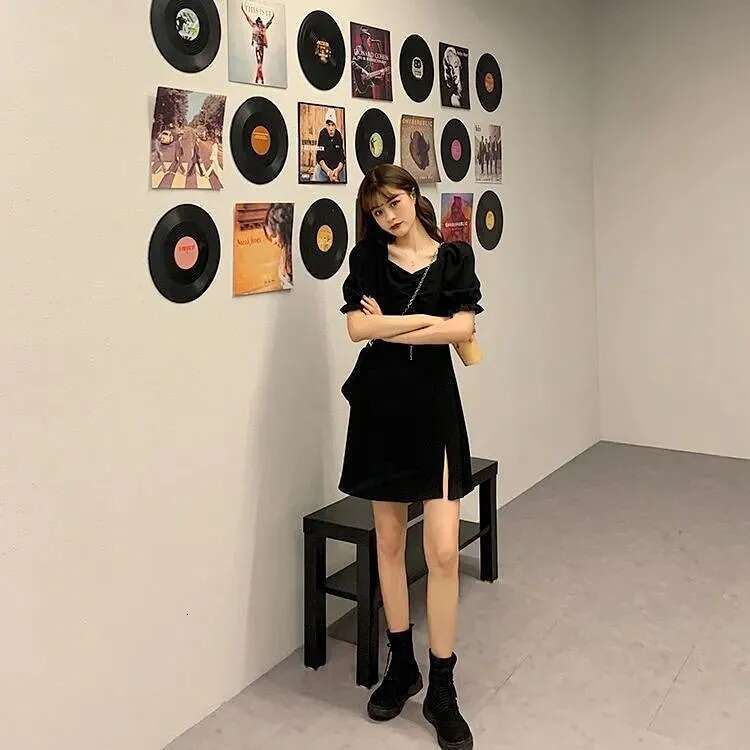 Plus Size Slimming For Chubby Girls, Elegant Square Neck, Waist-Cinching, Slit, French Style, Black Hepburn Style A-Line Dress B5