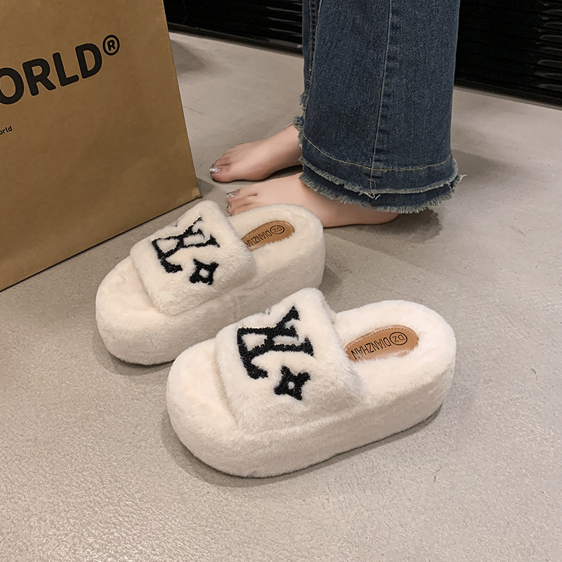 hot free shipping designer Sandals for woman winter warm outdoor indoor vintage breathable and fashionable sliders black white