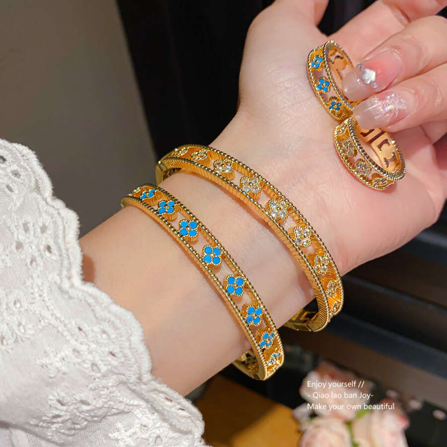 Real Gold Plated Flower Hollow Ring Palace Style Bracelet Light Niche High-end Jewelry
