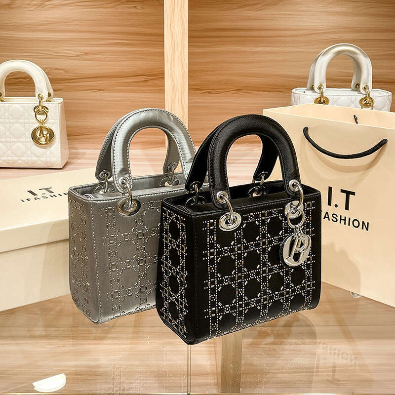 New Fashion Single Shoulder Women's Handbag with Rhinestones, Princess Diana Style, Crossbody Small Bag