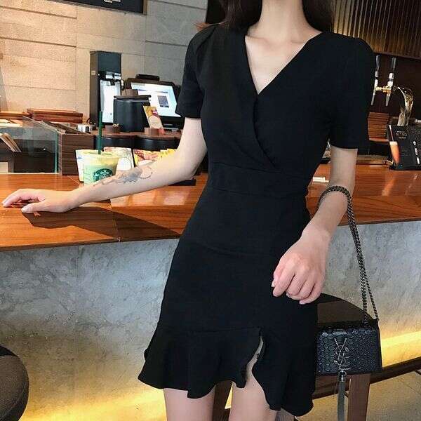 Plus Size Short Sleeve Little Black For Chubby Girls, Summer New Slim Fit Mid-Length V-Neck Slimming Bodycon Dress B5