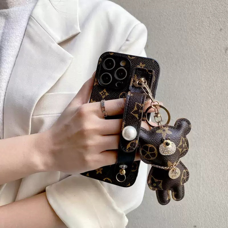 Luxury Trendy Brand Old Pattern Compatible with iPhone 15 Pro Pearl Wrist Strap 11 Apple 13 Phone Case 12 Highend 250711