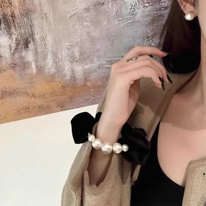 Elegant Coral Fleece Pearls Hair Band For Women Girls Hair Tie Sweet Hair Ornament Scrunchie Hair Rope Fashion Hair Accessories Y250711