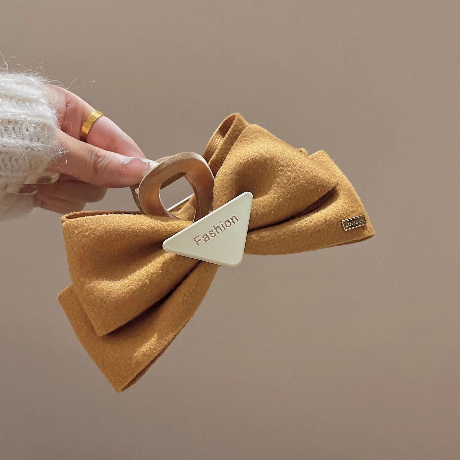 Big Bow High Crown Claw Clip Runaway Princess Hair Clip Hair Accessories Back of Head Bun Hair Accessories Shark Clip 250711