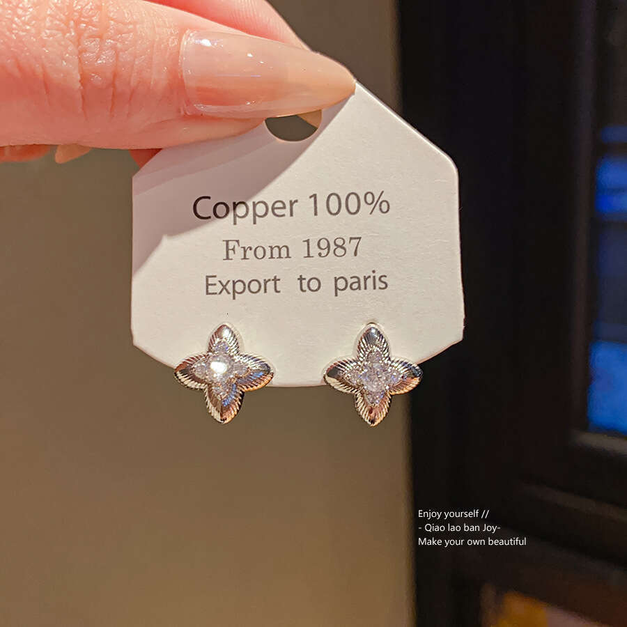 INS Luxury Jewelry Designer Earrings For Women Four-Leaf Clover Earrings 18K Gold Silver Needle Zircon Flower Earrings High End Commuter Versatile Ear