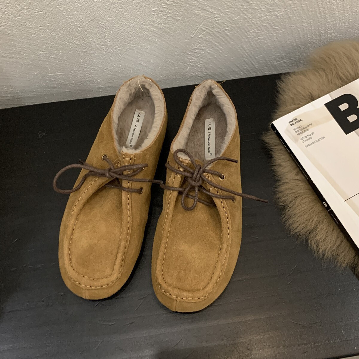 Chic Vintage-Inspired Canvas Boken Suede Slip-Ons: A Must-Have Fashion Accessory